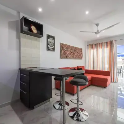 5 min walk from Yumbo 208