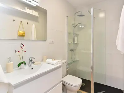 Un baño de Penthouse Beyond Amadores by VillaGranCanaria
