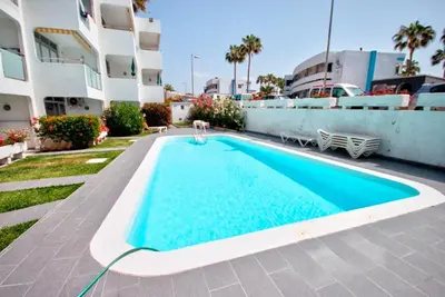Piscina en o cerca de Apartamento al lado de la playa by CASAS COCODRILO