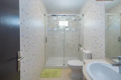 Un baño de GuestReady - Tarantos Amplitud y sol a un paso del mar