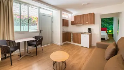 Una cocina o zona de cocina en Bungalows Artemisa Gay Men Only