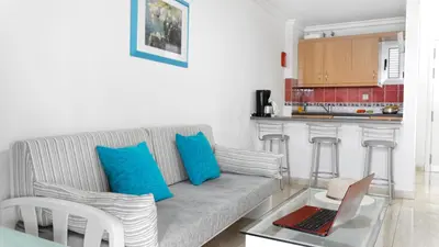 Una cocina o zona de cocina en Jacarandas Beach