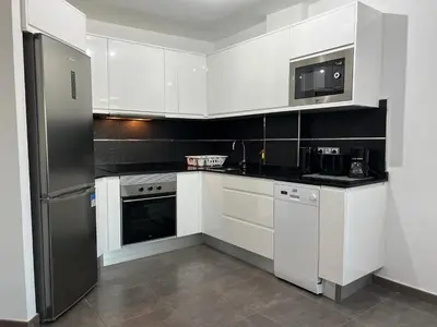 Una cocina o zona de cocina en Best House Beachview Haven 1-BR