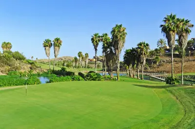 Instalaciones para jugar al golf en la casa o chalet o alrededores