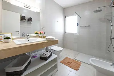 Un baño de Salobre Vista Golf 27