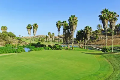 Instalaciones para jugar al golf en la casa o chalet o alrededores