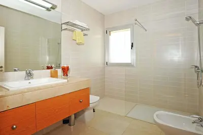 Un baño de Salobre Vista Golf 29