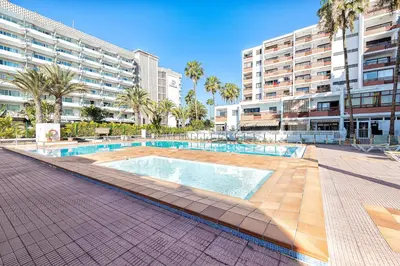 Piscina en o cerca de APARTAMENTO a PIE del MAR