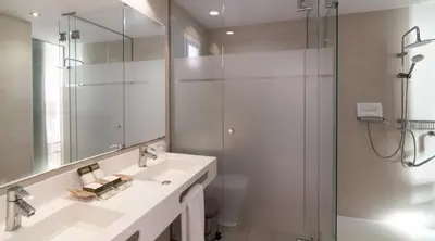 Un baño de Marina Elite