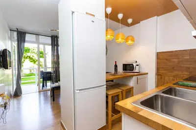 Una cocina o zona de cocina en Aguacate Friendly Holiday Home