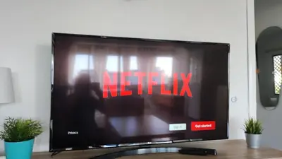 Una televisión o centro de entretenimiento en Monte Rojo San Agustin