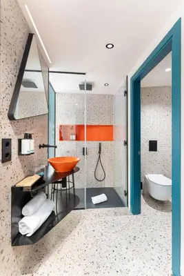 Un baño de Occidental Las Canteras