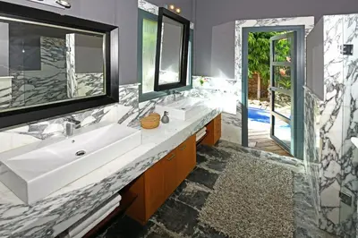 Un baño de Salobre Imperial La Canela