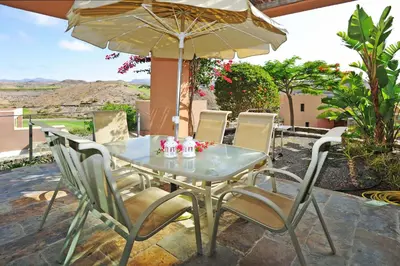 Un balcón o terraza de Salobre Los Lagos 10