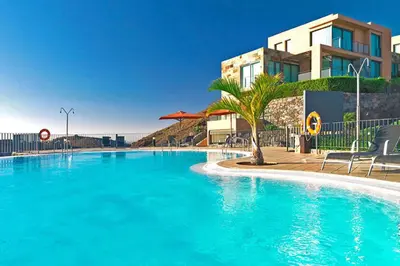 Piscina en o cerca de Salobre Los Lagos 26