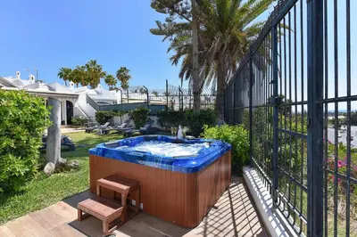 Jardín al aire libre en The Secret Garden Holiday Home