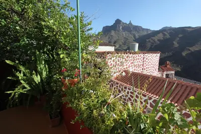 Vista general de una montaña o vista desde la casa o chalet