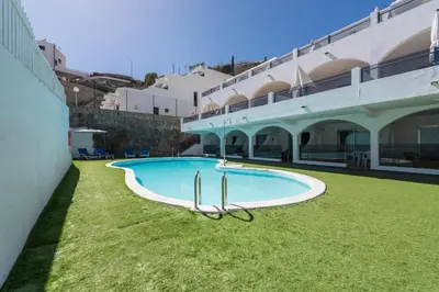 Piscina en o cerca de eó Corona Cedral