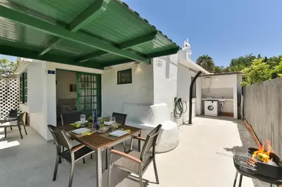 Un patio o zona al aire libre en Cozy Bungalow Playa Flor Maspalomas by VillaGranCanaria