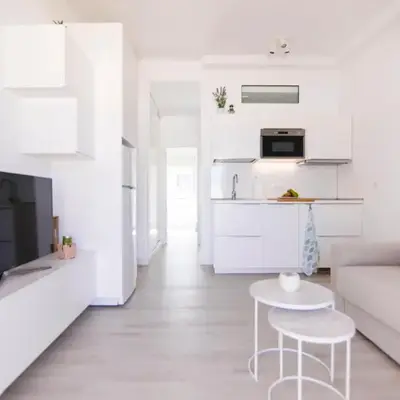 Deluxe Apartment. 50 meters Beach