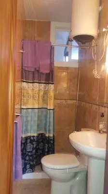 Un baño de La Jacaranda