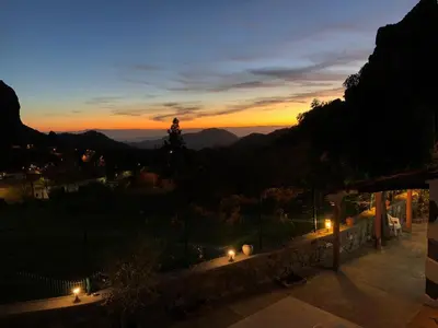 Vista general de una montaña o vista desde la casa o chalet