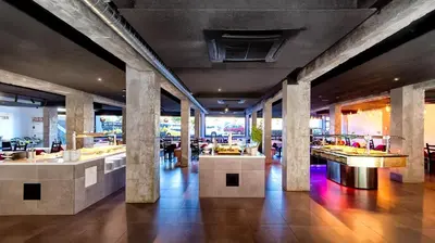 Un restaurante o sitio para comer en Ura Hotels Jardín Del Atlántico