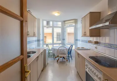Una cocina o zona de cocina en Comfortable Apartment in Salinetas Beach.