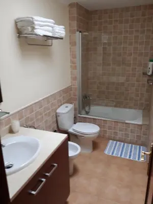 Un baño de THE 69