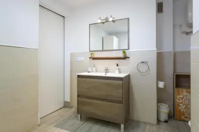 Un baño de Modern Apt with Pool - Yumbo & Beach