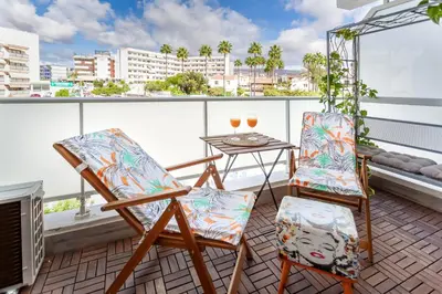 Un balcón o terraza de Modern Apt with Pool - Yumbo & Beach