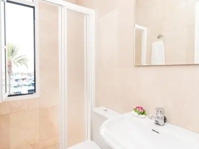 Un baño de Bungalow Marina Deluxe by VillaGranCanaria