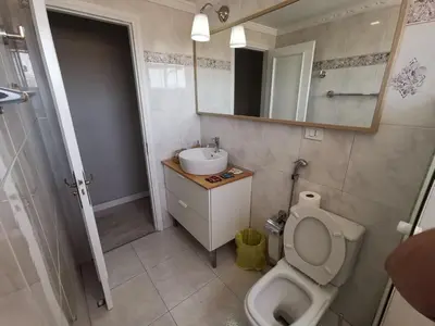 Un baño de KEVIN'S HOUSE - front of YUMBO center in Maspalomas - Playa del Ingles