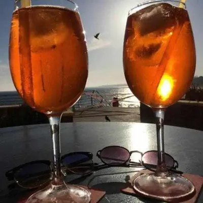 Bebidas en Ocean Front Apartment