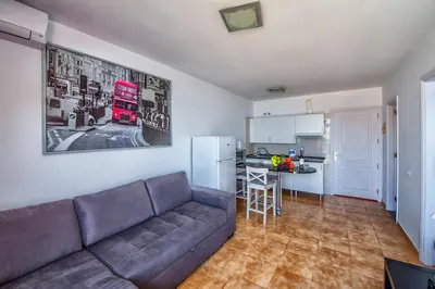 Una cocina o zona de cocina en Apartment with big pool and sea view