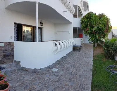 Jardín al aire libre en Luxury 2 bedroom APT 2 min from beach
