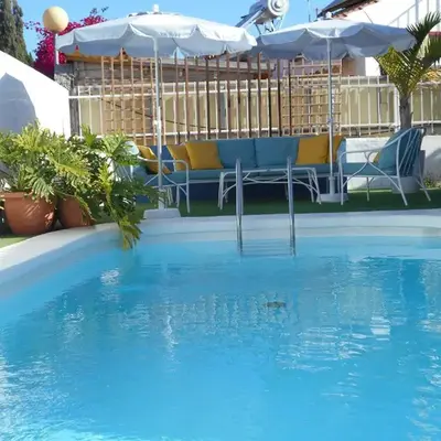 Beach Boys Resort Men Only solo hombres