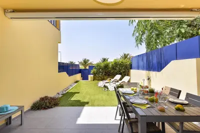 Jardín al aire libre en Casas Meloneras by VillaGranCanaria