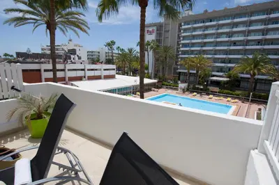 Piscina en o cerca de Danubio Beach Flat - Playa del Inglés