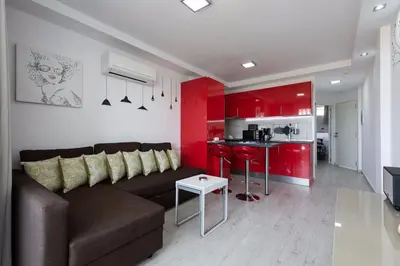 Una cocina o zona de cocina en 4 minutes walk from Yumbo