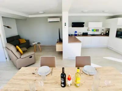 Una cocina o zona de cocina en Casa Solaris at Anfi Beach with Private Terrace, Pool & Netflix