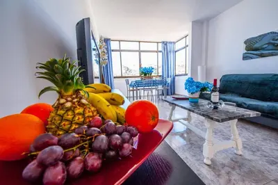 Comida en o cerca de este apartamento