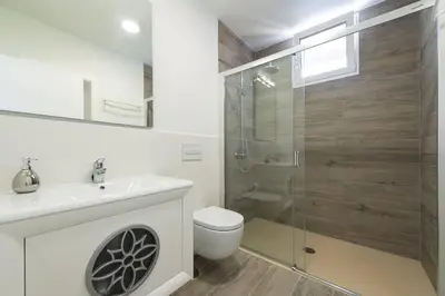Un baño de Villas de Taurito