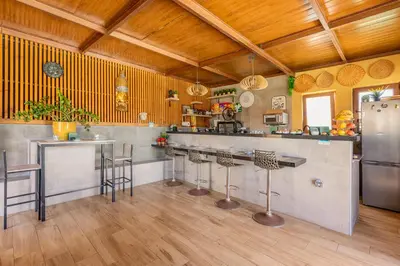 Una cocina o zona de cocina en VALTISYA POOL AND AIRPORT