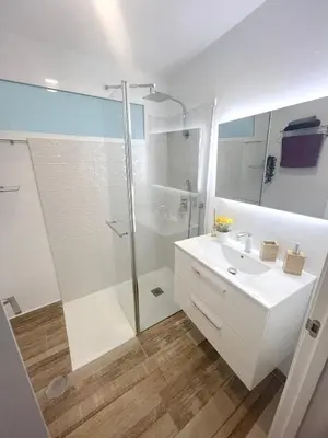 Un baño de Spacious Apartment in Las Palmas 80 m² with Air Conditioning