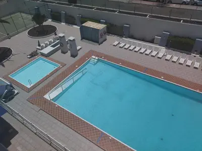 Piscina en o cerca de 5 min walk from Yumbo! 417