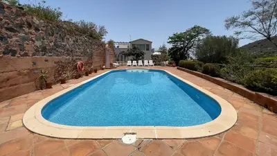 Piscina en o cerca de Villa Barranco de los Cernícalos