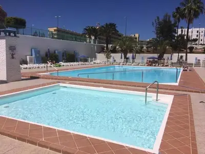 Piscina en o cerca de 5 min walk from Yumbo! 517