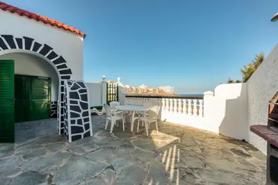Un balcón o terraza de First Line of The Beach La Garita