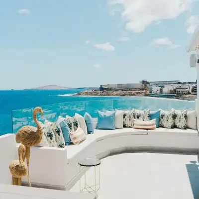CASA ESPERANZA *Family Home Over the Sea*